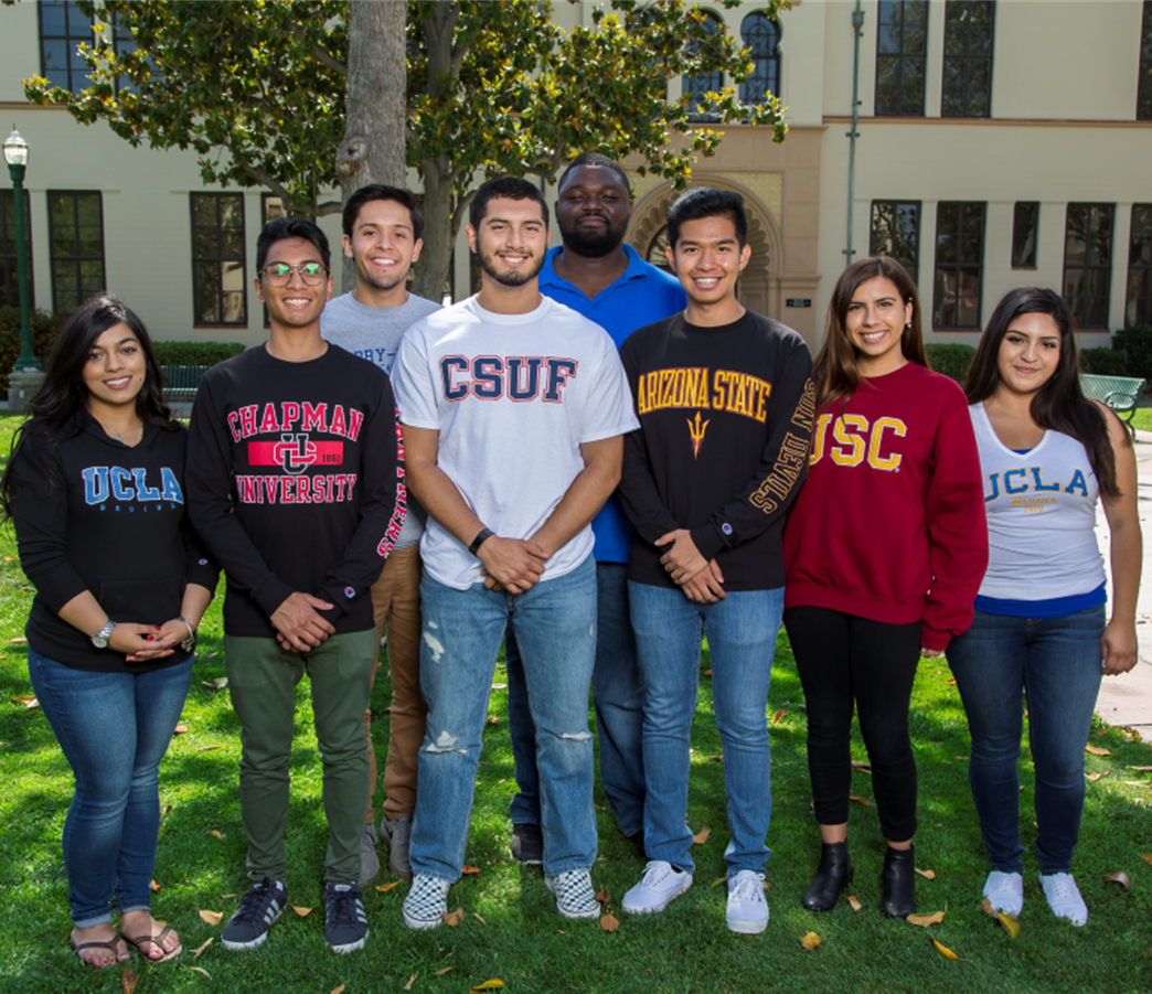 picture of fullerton college students in university garments<br />
